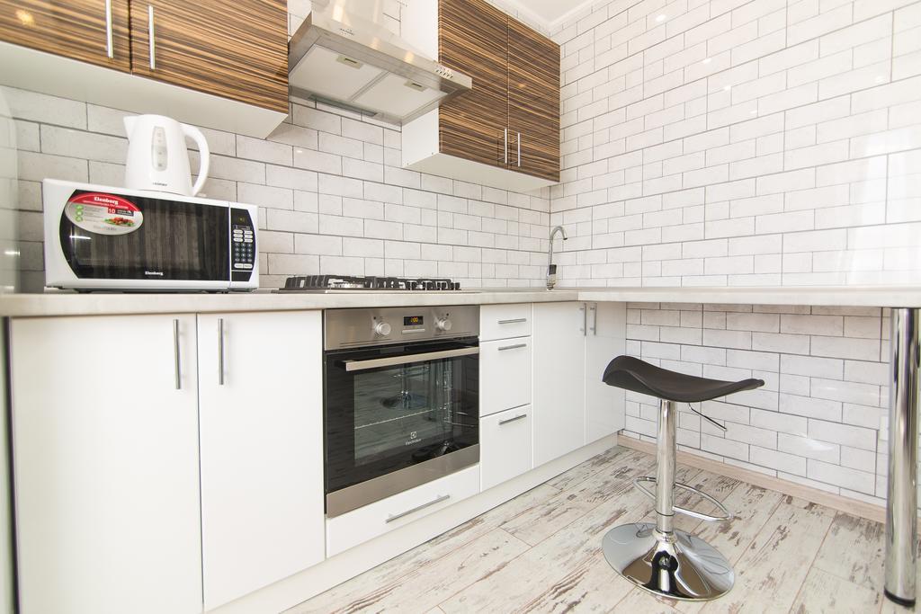 スームィVip Apartmenアパートメント エクステリア 写真