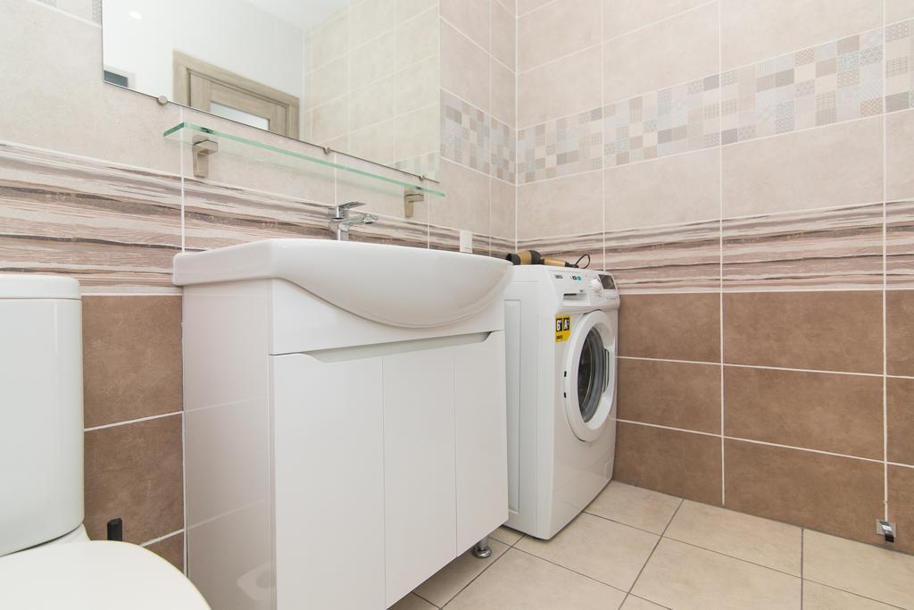 スームィVip Apartmenアパートメント エクステリア 写真